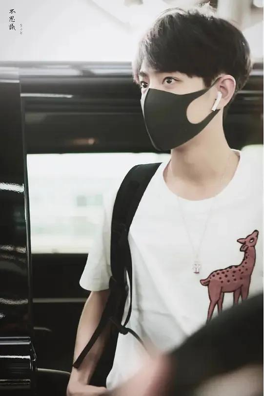 最大胆又最正经,肖战和Gucci