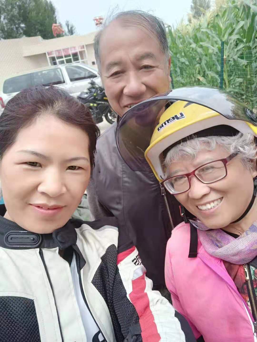 69岁摩旅,一个女生跨越两千多公里的摩旅