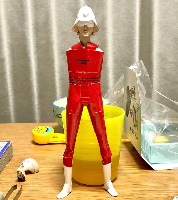 因老婆不给买手办，这位大佬只好用汉堡包装自己做了一个