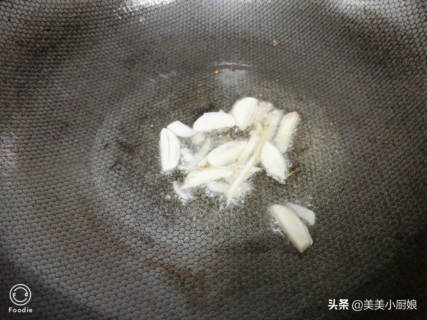 熏香肠的做法最正宗的做法,熏香肠各种做法