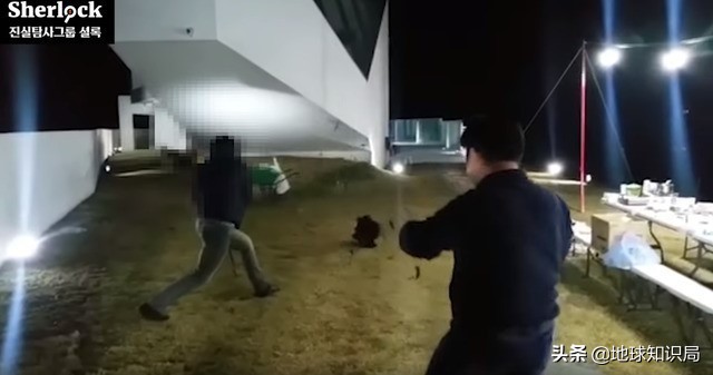 韩国老板掌掴员工,韩企老板猛扇员工巴掌