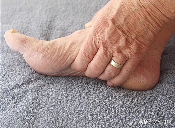 脚抽筋了如何快速处理,脚抽筋怎么处理最好