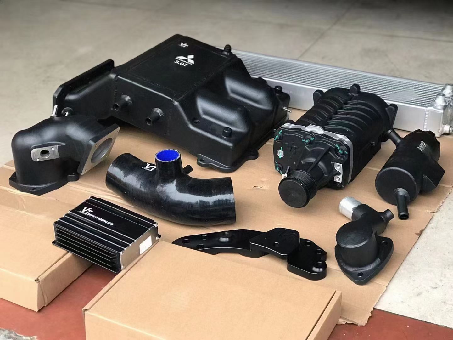 奥迪q53.0t机械增压和帕杰罗v93,老帕杰罗v73改装