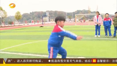 10岁小学生打醉拳最新后续,小学生打醉拳惊艳全场