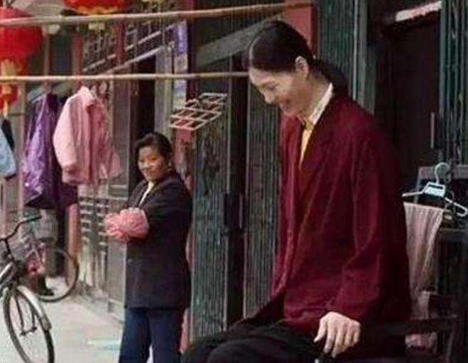 湖南14岁篮球少女,14岁女孩身高2米26加入中国女篮