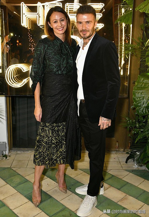 足球先生“老贝”真有品味！时髦穿搭很有男人味，唯独鞋子不搭调