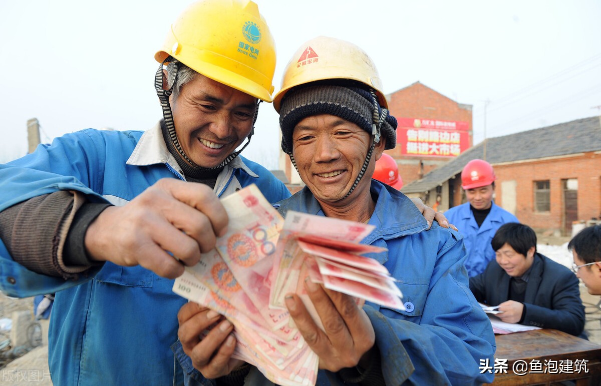 在工地上搬砖有多累,在工地搬砖一天收入