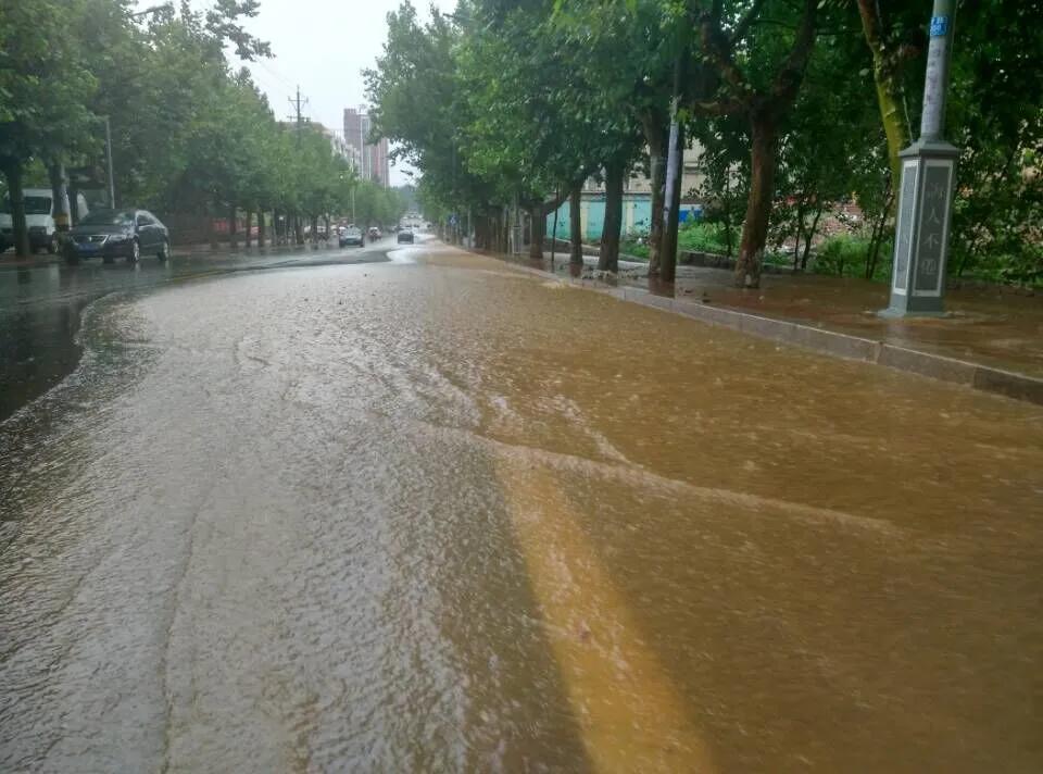 摩托车机动车道行驶应该注意哪些,下雨天摩托车的注意事项