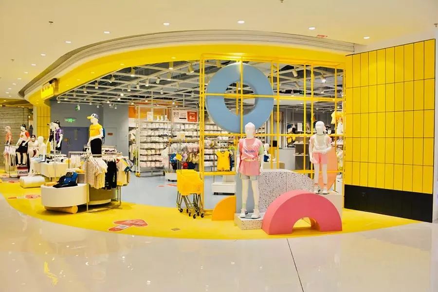 巴拉巴拉品牌实体店,巴拉巴拉万达形象