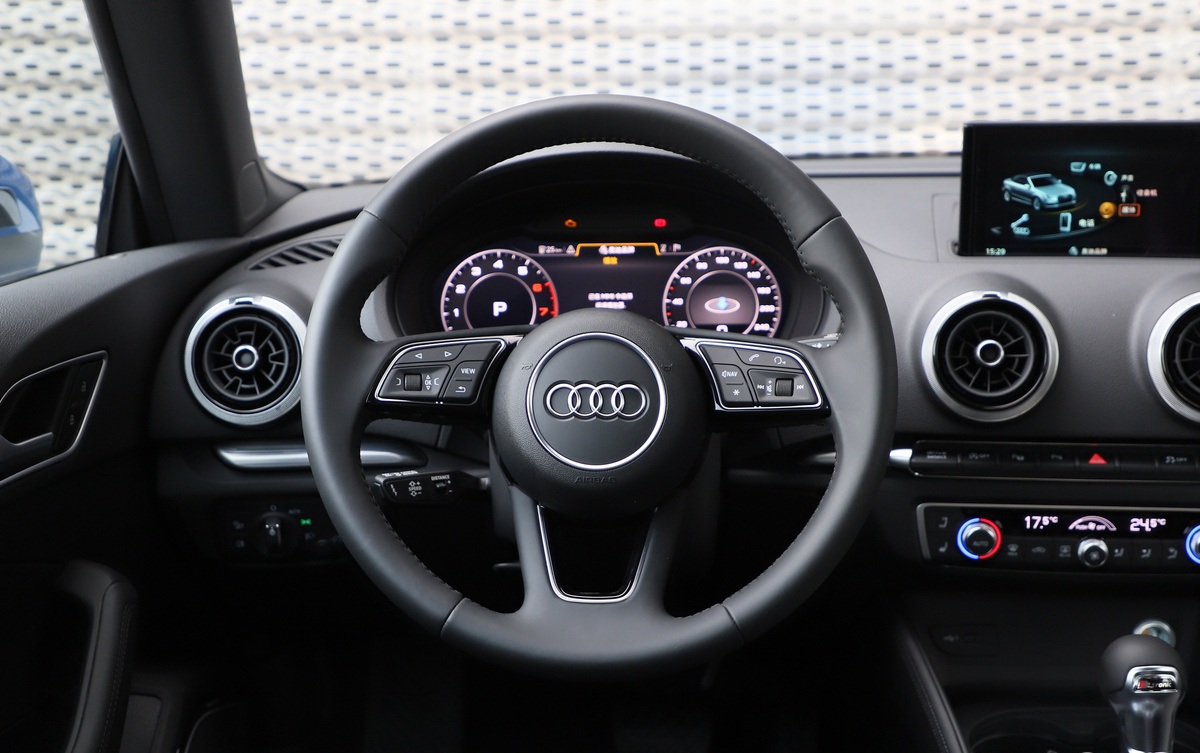 奥迪下一代四座敞篷,奥迪车系大全敞篷跑车2门