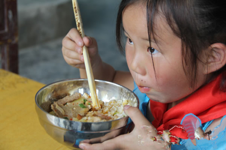 童年有哪些你永不能忘的经历,你美好的童年是否也是这样度过