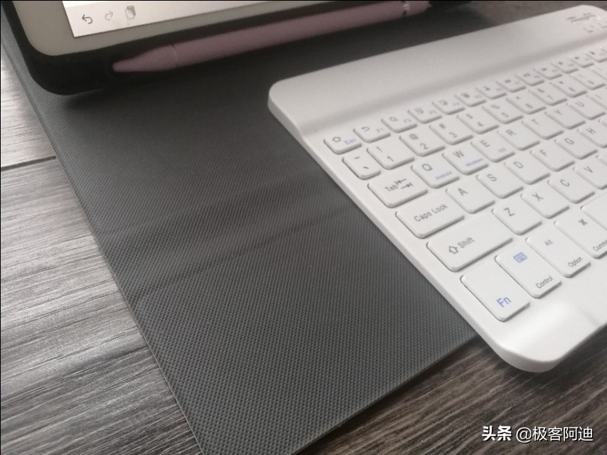 ipadair3妙控键盘开箱,ipadair3最适合的键盘和鼠标