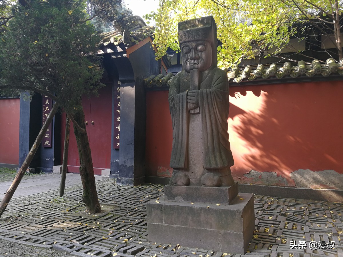 成都的武侯祠不得不去，去了之后，游客：收获颇丰