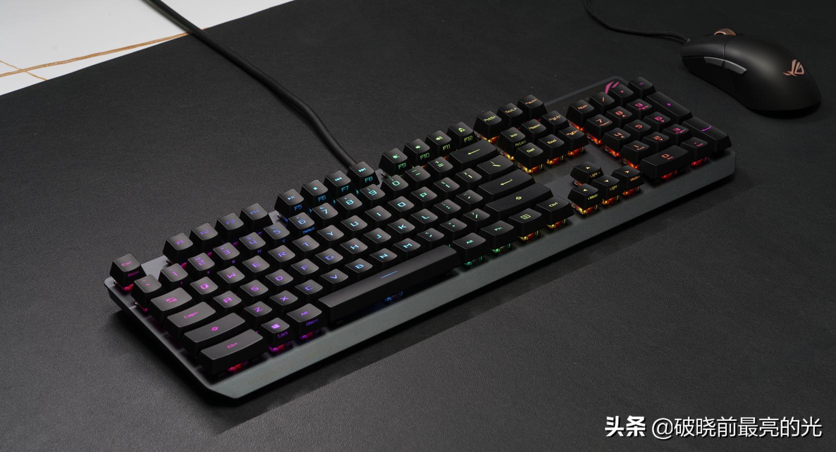 现在主流游戏鼠标键盘耳机,平民游戏键盘鼠标耳机套装推荐