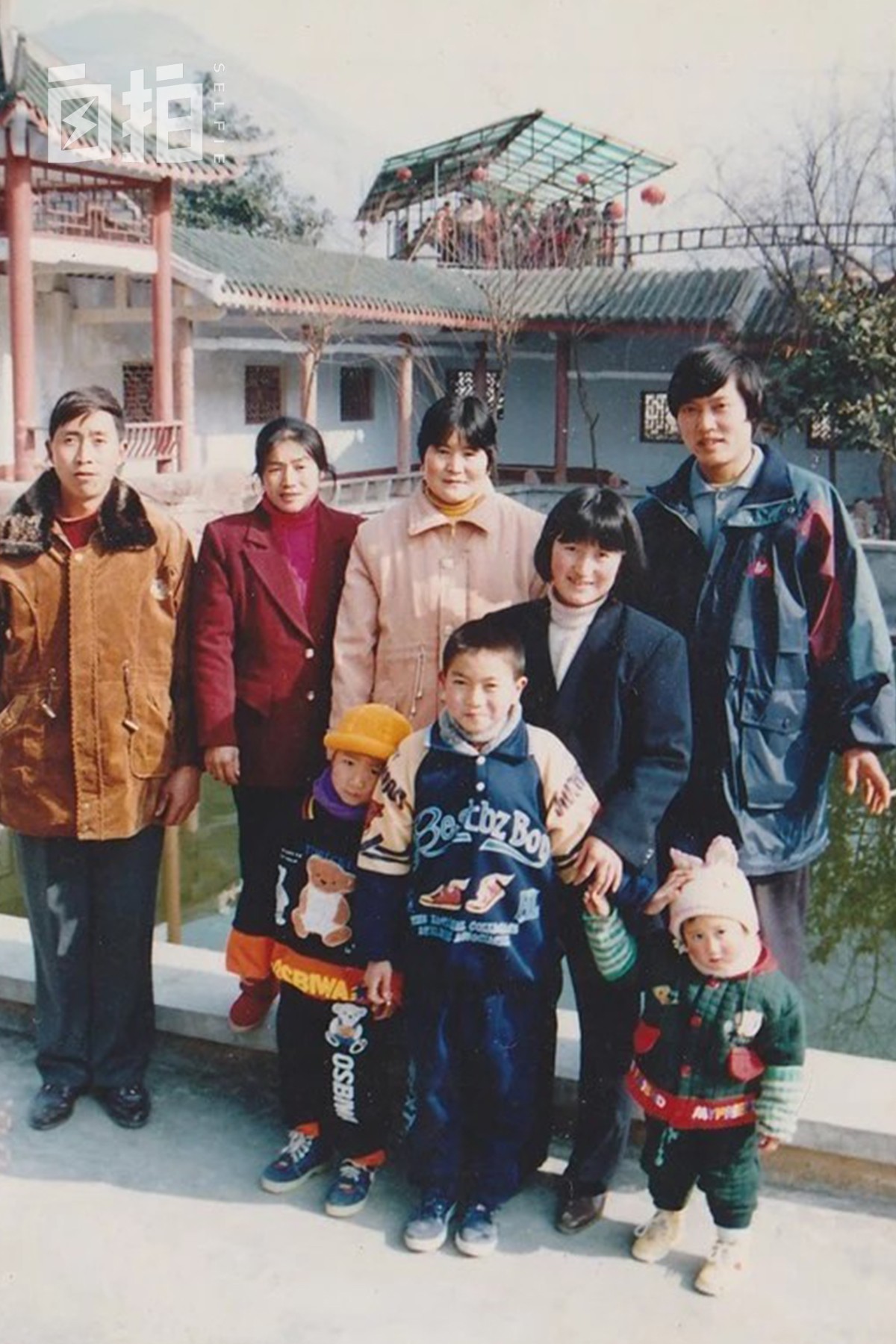 21岁失去两位亲人,21岁少年失去双亲