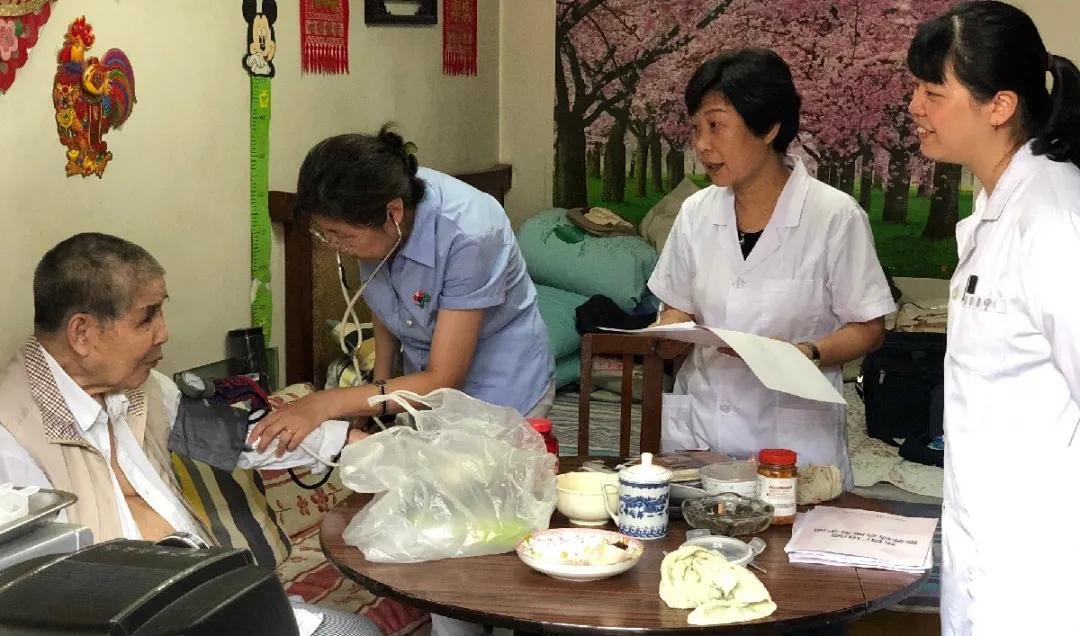 为民服务零距离主动上门解民忧,便民服务新举措暖心暖意解民忧