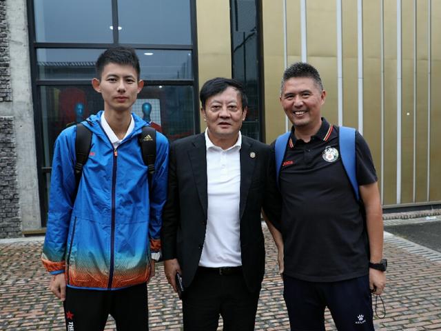 【*今条头日**】国庆有一支闪耀蓉城的娃娃战队，他们叫:成都小将！