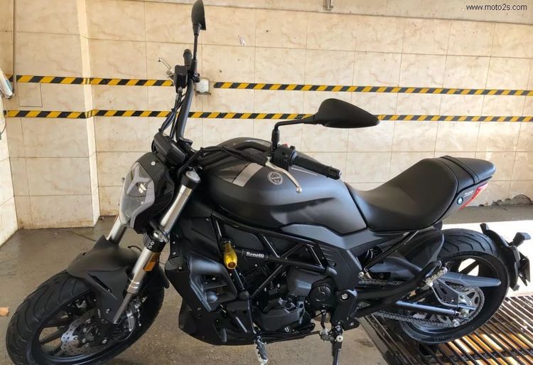 贝纳利502c模仿杜卡迪什么车型,贝纳利502c杜卡迪大魔鬼对比