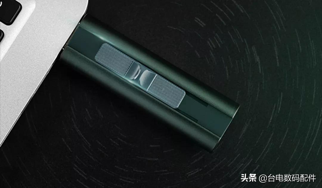 为什么新款锋芒Pro「暗夜绿」的配色很显高级感?