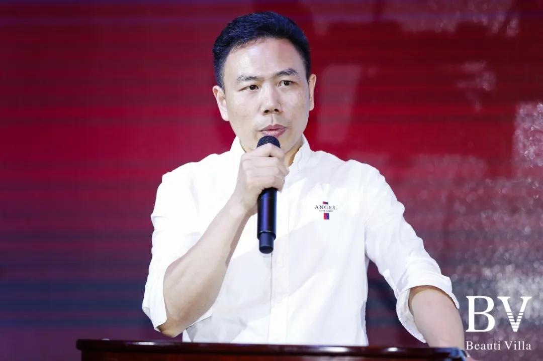 鍙版.瀹跺叿bv绯诲垪,涓庣編鍚岃涓庣埍鍚岃