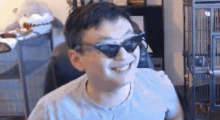 看完这部“秘籍”后,我用被削的恶魔猎手拿到了“12胜”奖励!