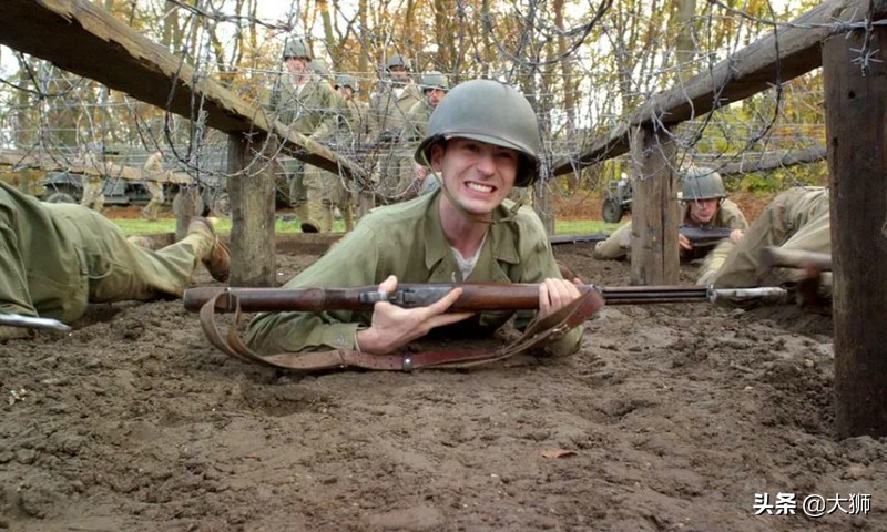 真实的美国队长对比,美国队长暴露出真实身份