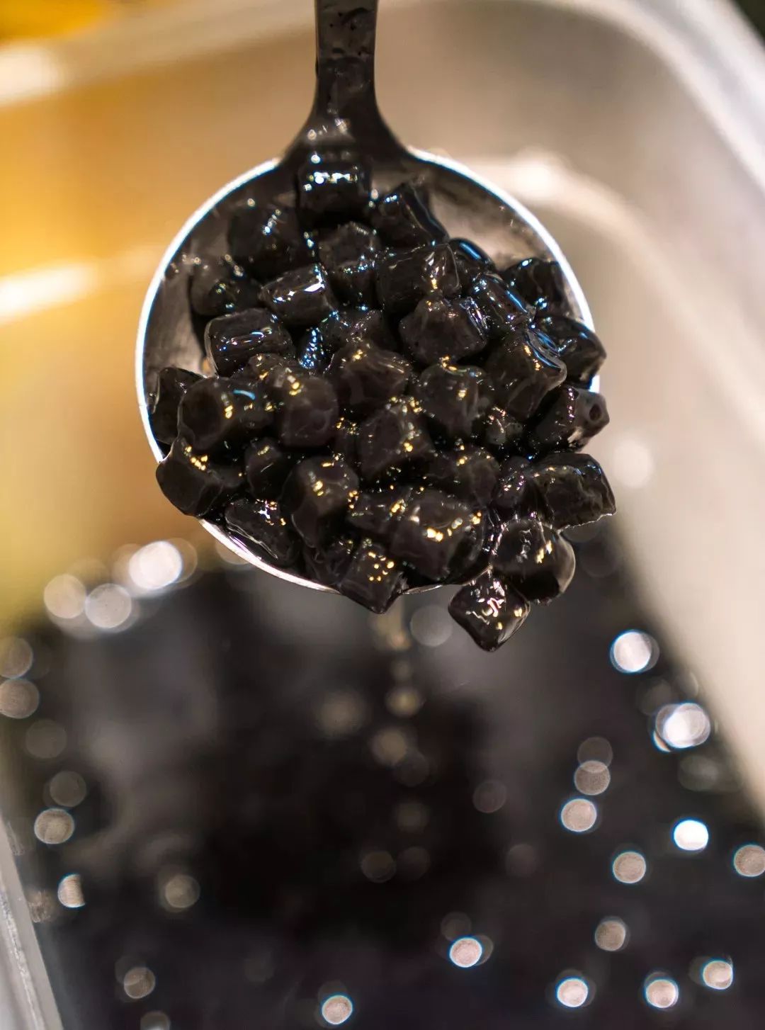 会喷火的“炙烤奶茶”来台州了，敲碎了更好喝！