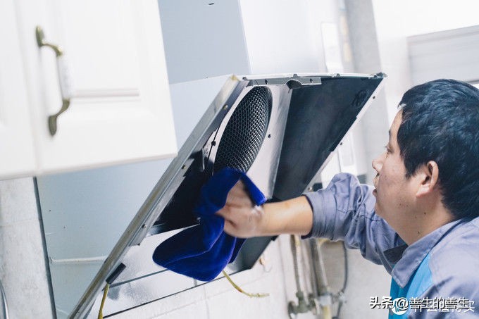 美的油烟机官方专业清洗,美的专业油烟机清洗全过程