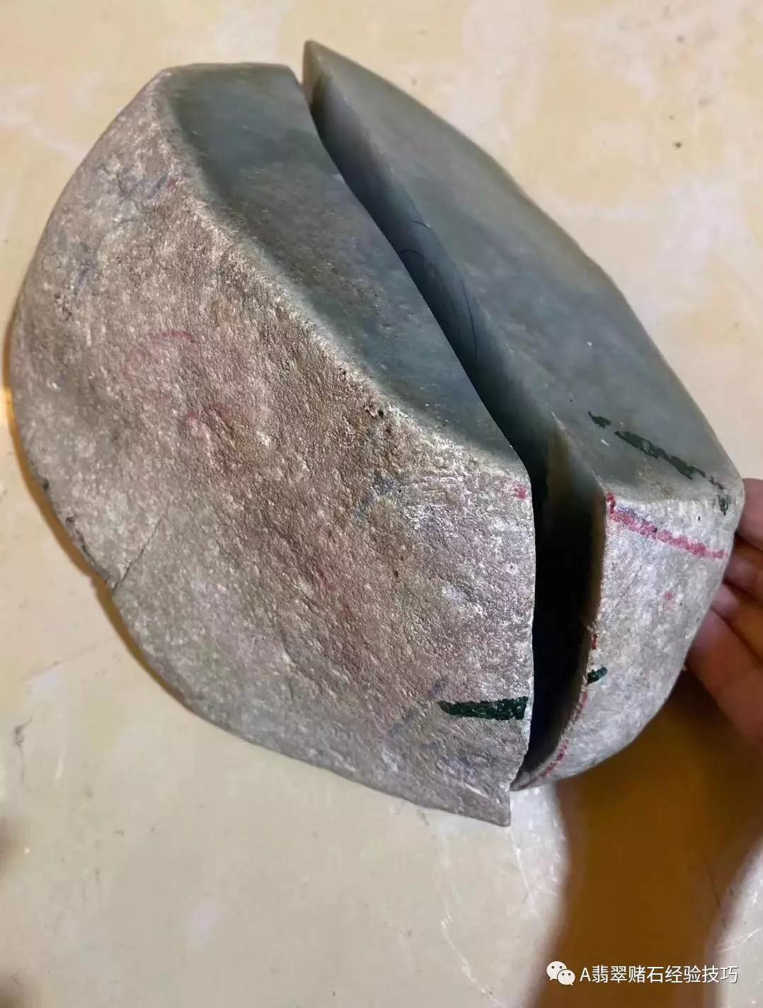 翡翠棉的形成,雪花棉翡翠原石表现