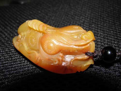 *疆新**巴州揪出“玉石局长”,“雅好”当不了腐败的遮羞布