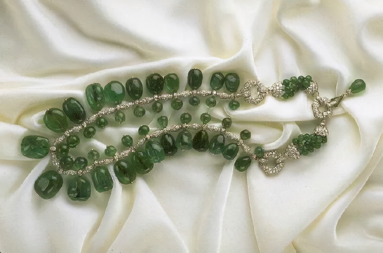 特朗普为三任美女老婆买大钻戒，可比竞选总统“认真”多了