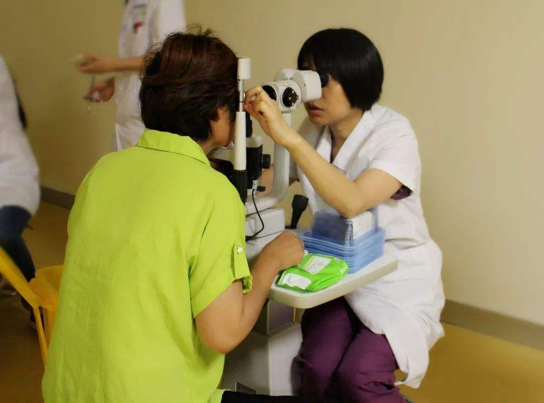 糖尿病人眼睛看不清东西，可以通过这些方法来解决