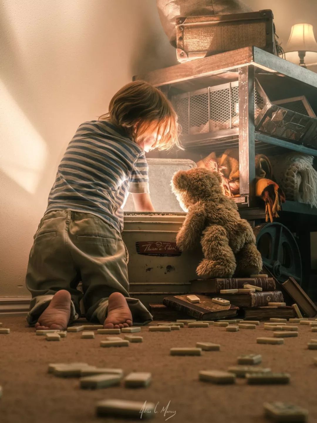 小孩尖叫嘶吼哭泣妈妈崩溃,孩子尖叫妈妈温柔教导