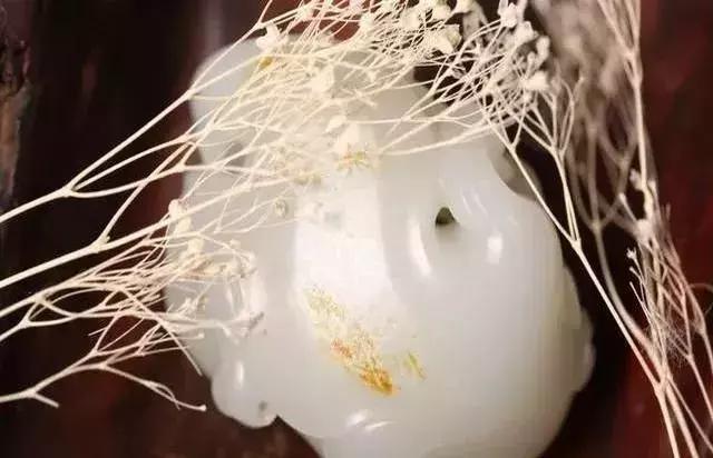 和田玉戴久了怎么保养,和田玉戴久了发黄怎么回事