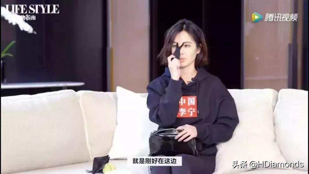 把黄金抹在脸上,把黄金戴身上是炫耀吗