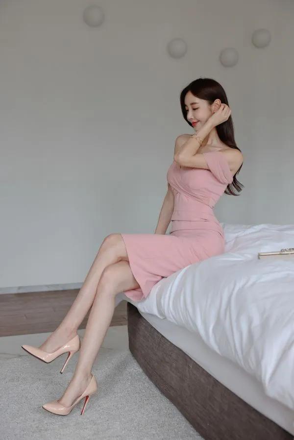 孙允珠黄色蕾丝荷叶肩露肩连衣裙,孙允珠的日式连衣裙