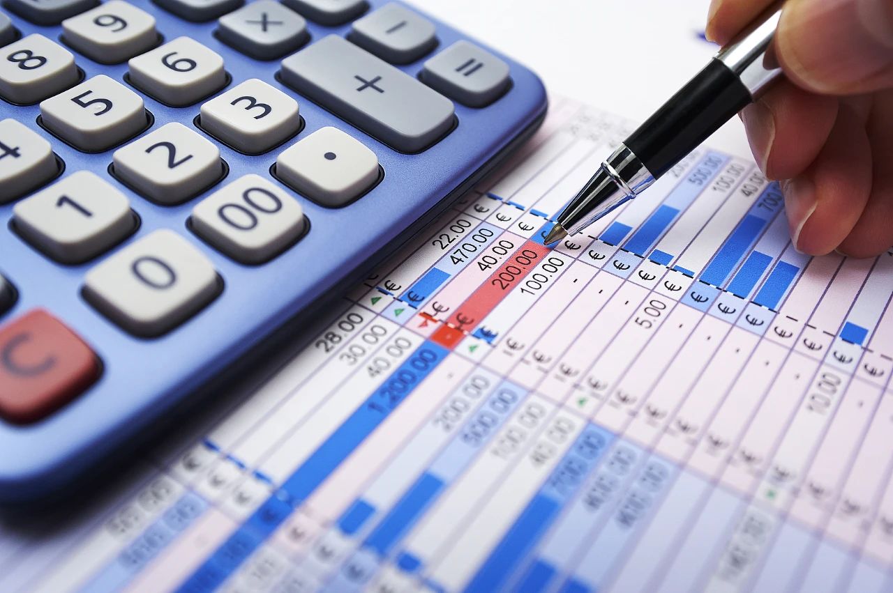 煤炭板块再度大跌抄底还是清仓,股市大跌抄底