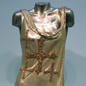 姚晨、许凯都爱范思哲手表，VERSACE范思哲是几线奢侈品牌？