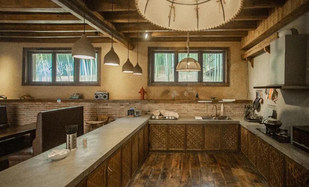 莫干山原木风绿野仙踪花园民宿,莫干山桃坡探险乐园绿野仙踪