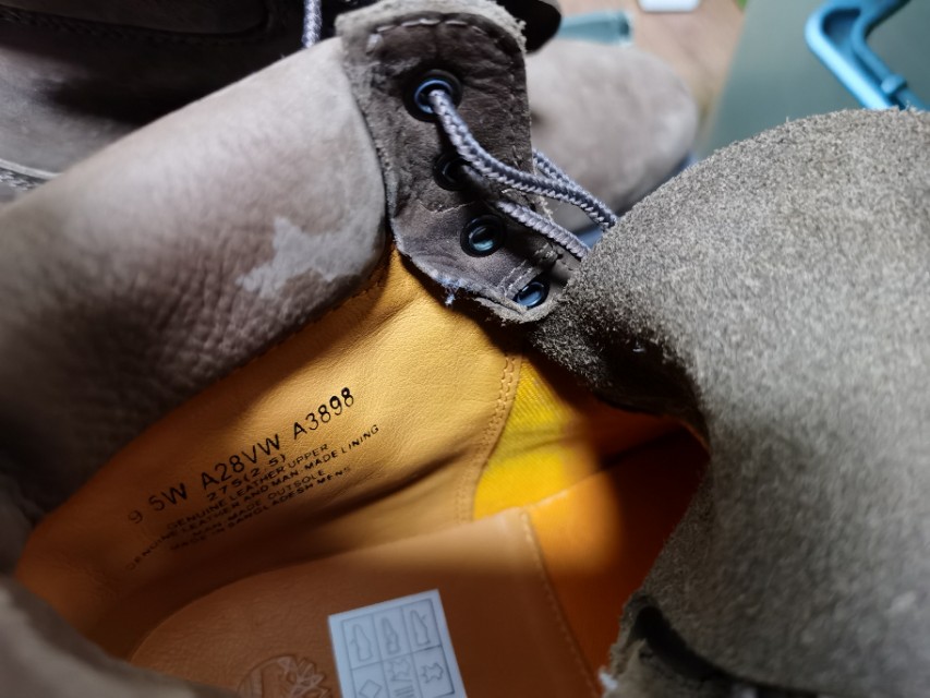 踢不烂大黄靴磨脚踝,踢不烂大黄靴滴上油了怎么办