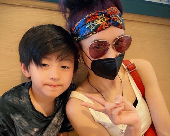 张柏芝晒与儿子张礼承母子合照,张柏芝三胎事件始末