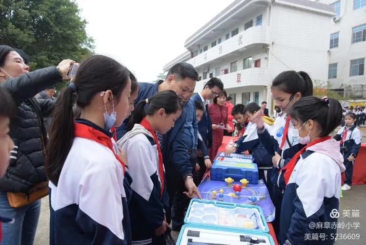 筑梦校园科技节,科技节主题科技筑梦想创新赢未来