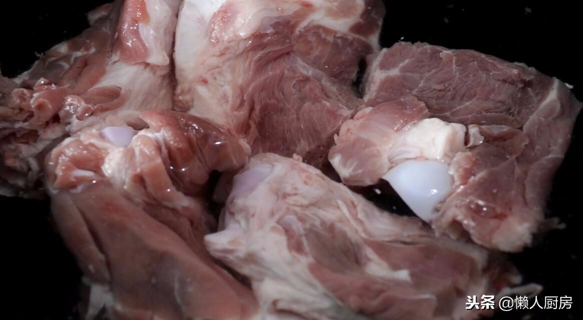 如何做猪大骨汤,排骨怎么煮才能肉不柴骨头又软烂