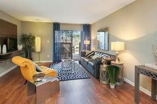 1000万美元在美国买房子,美国1000美元能租到什么样的房子