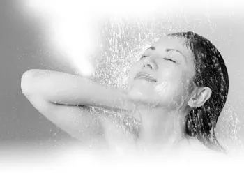 背上长痘痘有什么方法可以消除,背上长痘痘有什么简单的解决方法