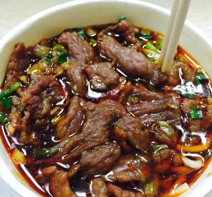 爱吃米粉的有福了，武汉生烫牛肉粉推荐