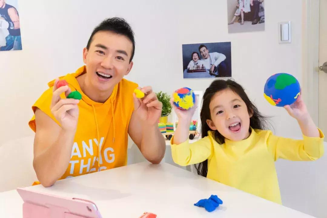 小泡芙刘畊宏跟妈妈视频,小泡芙刘畊宏和妈妈连线