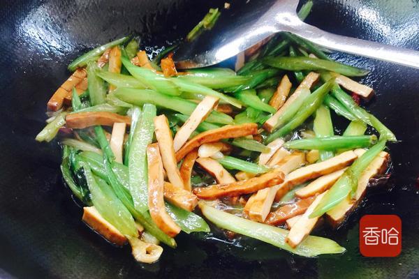 女儿最爱这道菜，做法简单，鲜美又补钙，五分钟出锅，我家常做