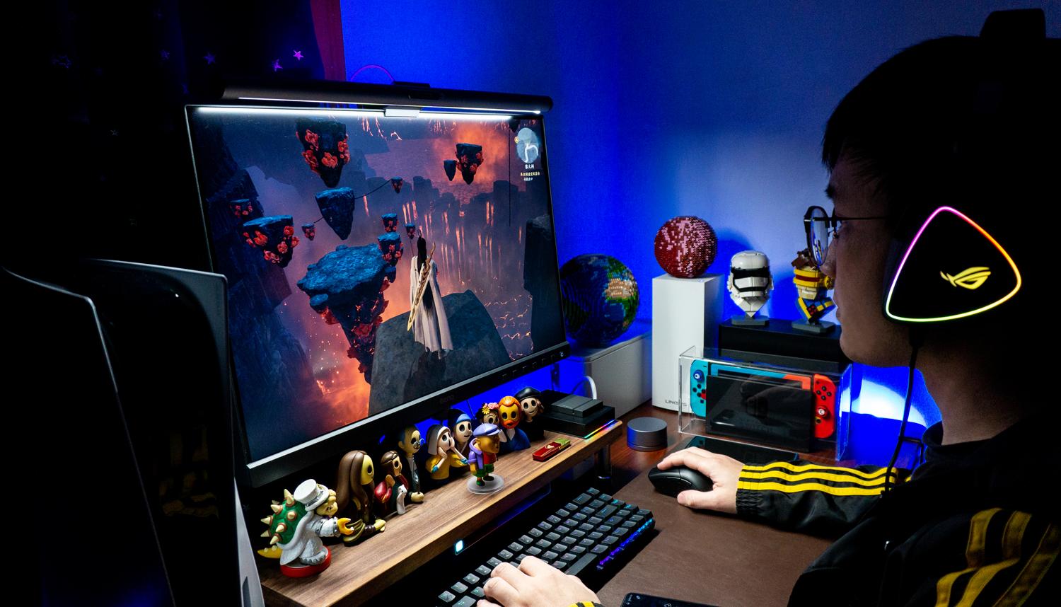 游戏宅理想桌面,电竞头戴式耳机rog棱镜s