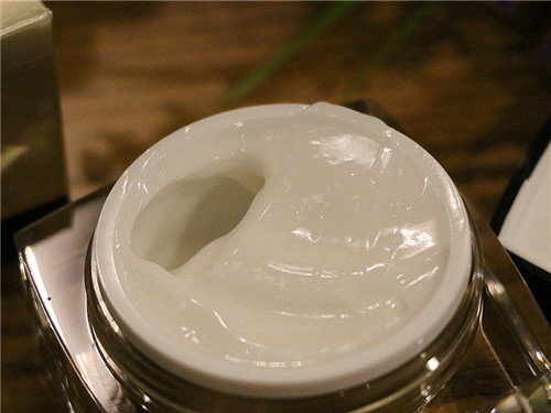 爱笑导致的法令纹太深了怎么办呢,爱笑的人怎么去除法令纹